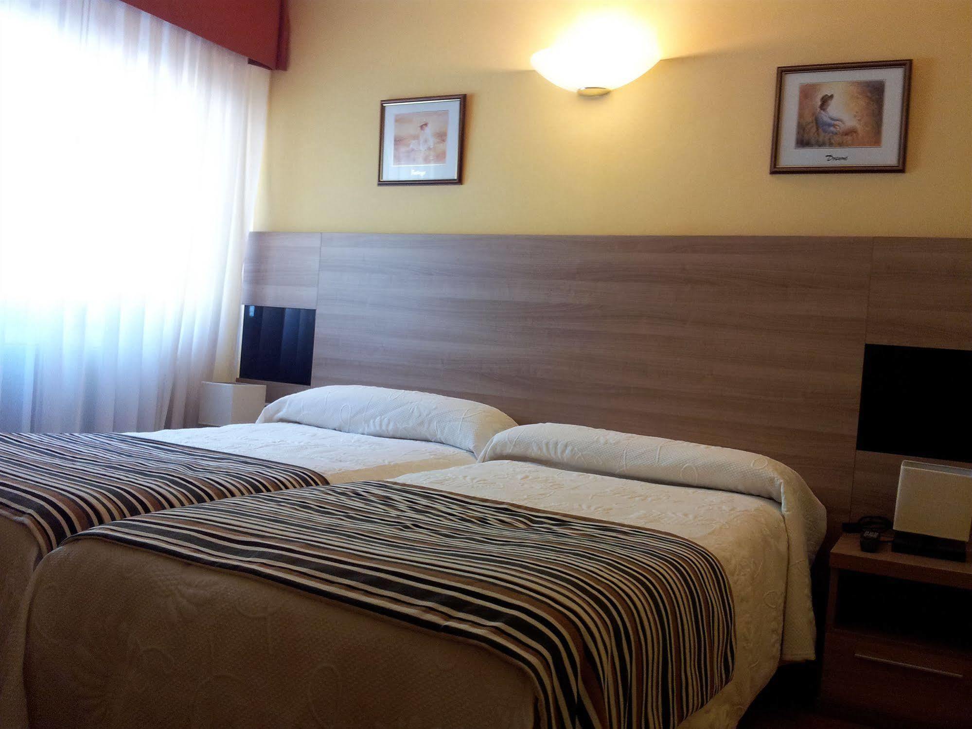Hotel Penagrande Cangas De Narcea Exterior foto